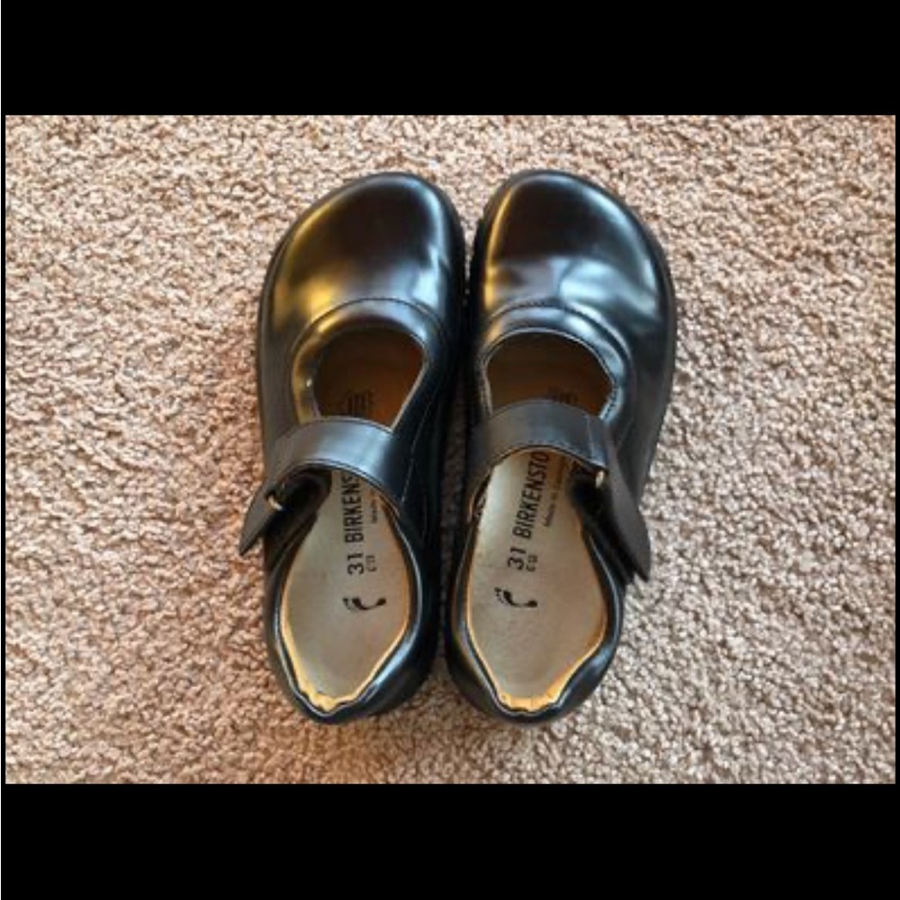 Mint condition kids size 31 Birkenstock velcro mary jane shoes